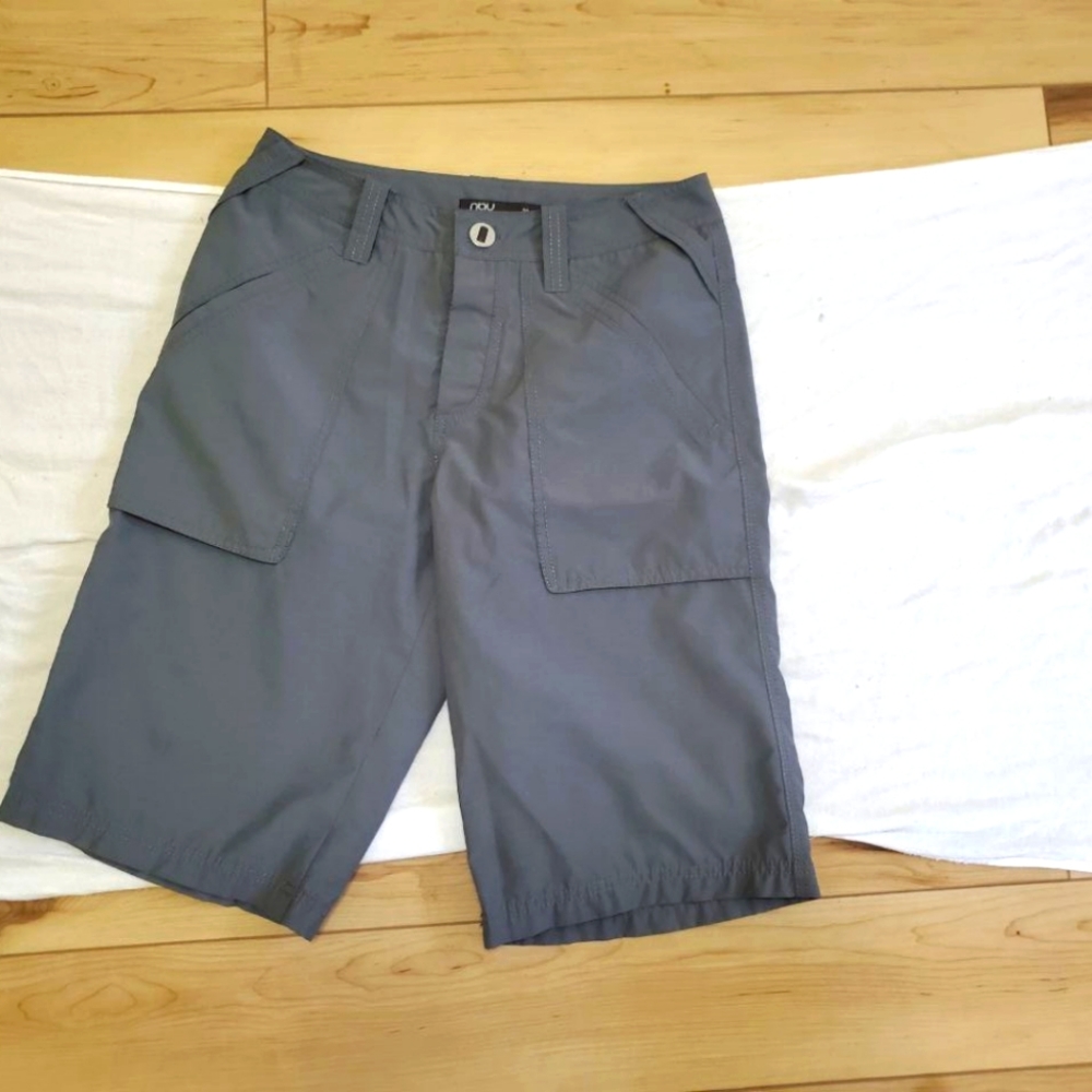 NAU size 28 cargo shorts